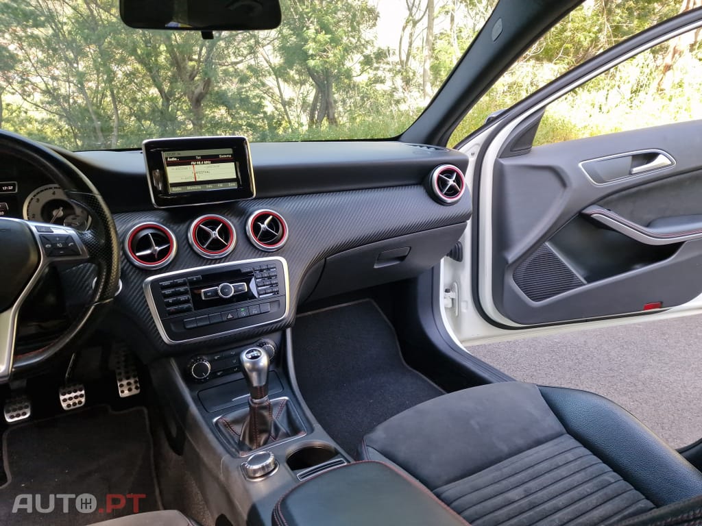 Mercedes-Benz A 180 d AMG Line