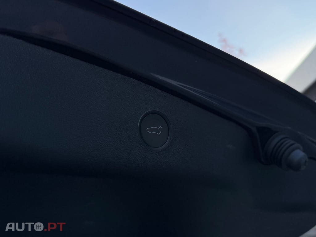 Tesla Model 3 Long-Range Dual Motor AWD