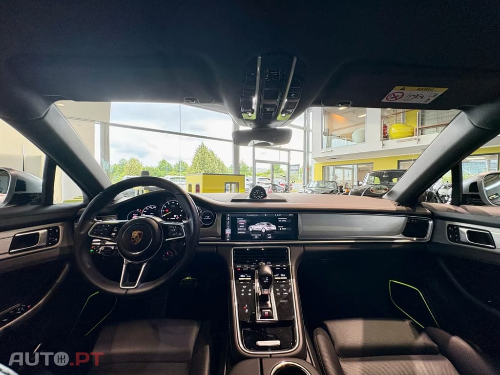 Porsche Panamera 4 E-Hybrid