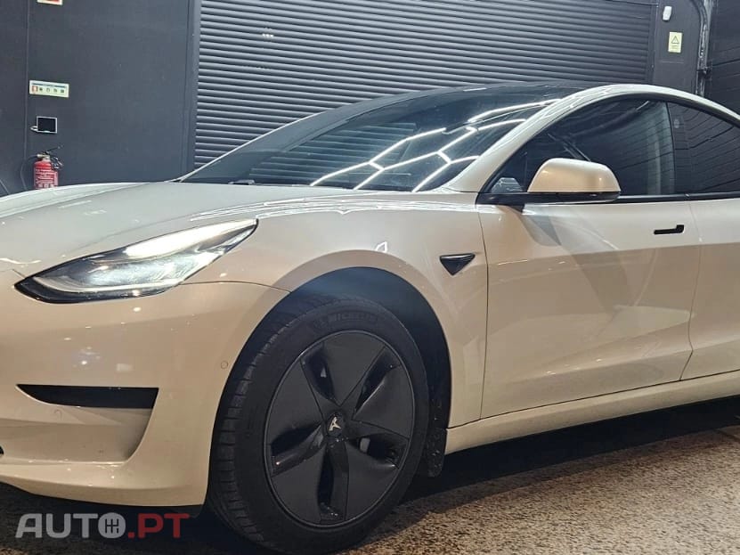 Tesla Model 3 Standard Range Plus RWD