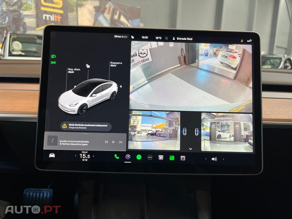 Tesla Model 3 Stander 