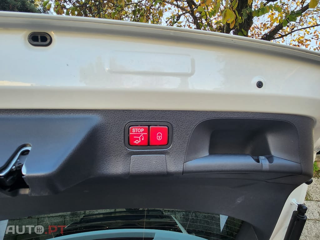 Mercedes-Benz CLA 200 d Shooting Brake 8G-DCT AMG Line