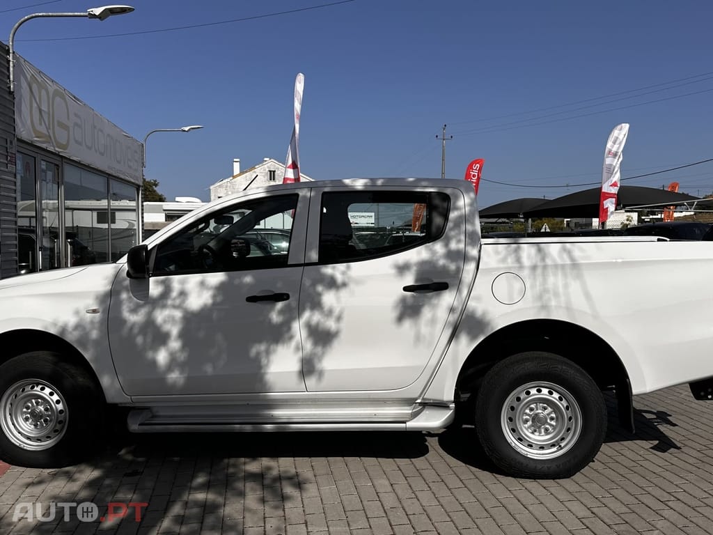 Mitsubishi L200 2.4 DI-D Club Invite CC 4WD