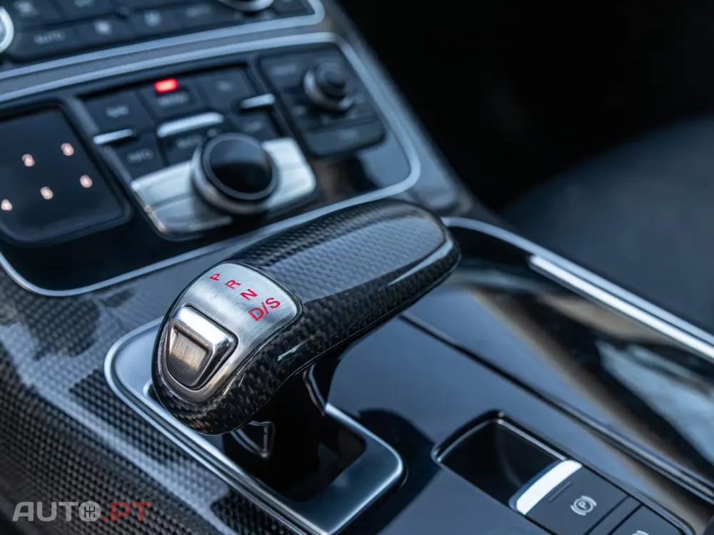 Audi S8 Standard