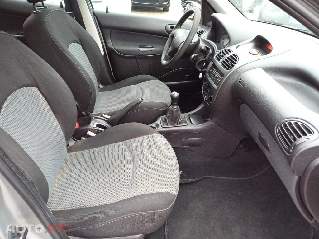 Peugeot 206 1.1 Color Line