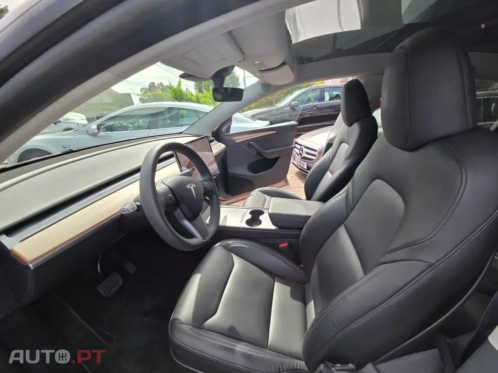 Tesla Model Y RWD