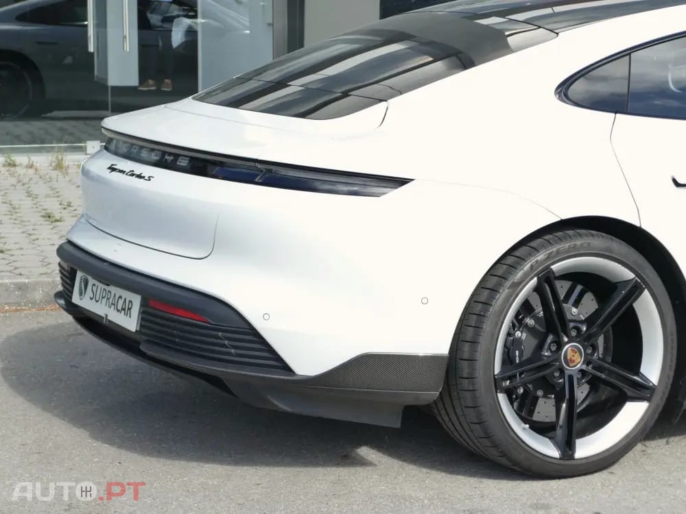 Porsche Taycan Turbo S — fotografia 6
