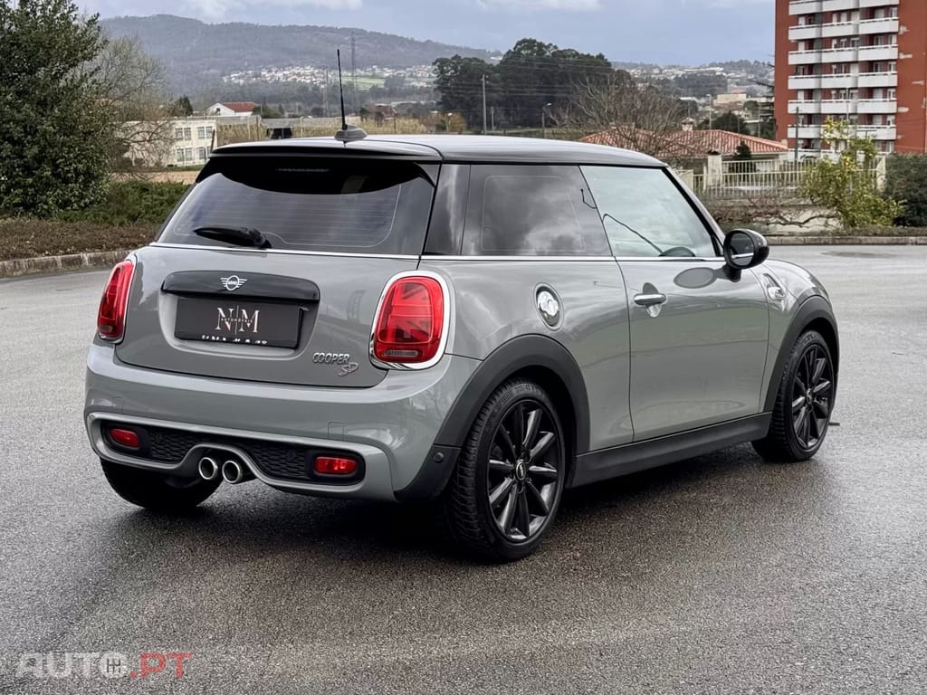 MINI Cooper Cooper SD Auto