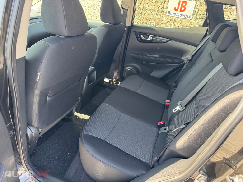 Nissan Qashqai 1.2 DIG-T N-Connecta 18