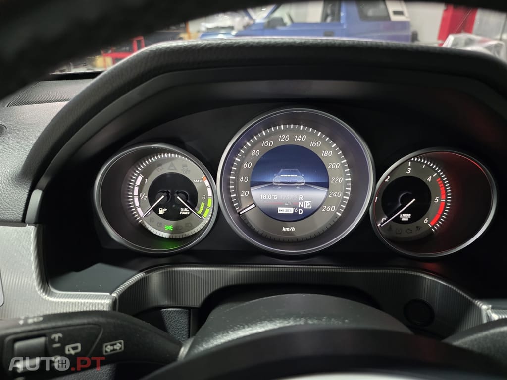 Mercedes-Benz E 300 BlueTEC Hybrid Elegance