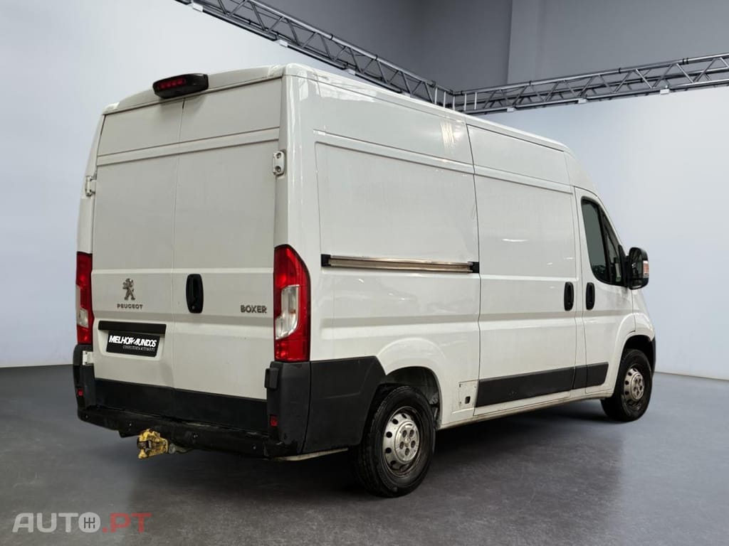 Peugeot Boxer 2.2 BlueHDi 333 L2H2 Premium