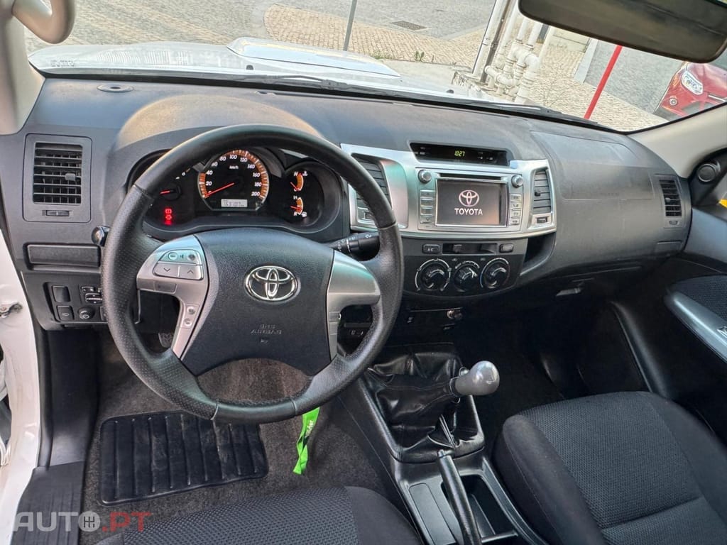 Toyota Hilux 2.5 D-4D 4WD CD AC — fotografia 10