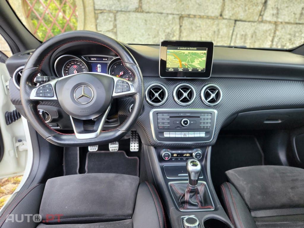 Mercedes-Benz A 180 d AMG Line