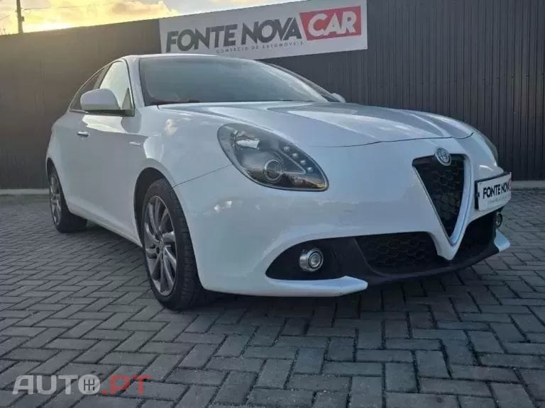 Alfa Romeo Giulietta 1.6 JTDM Sport — fotografia 11