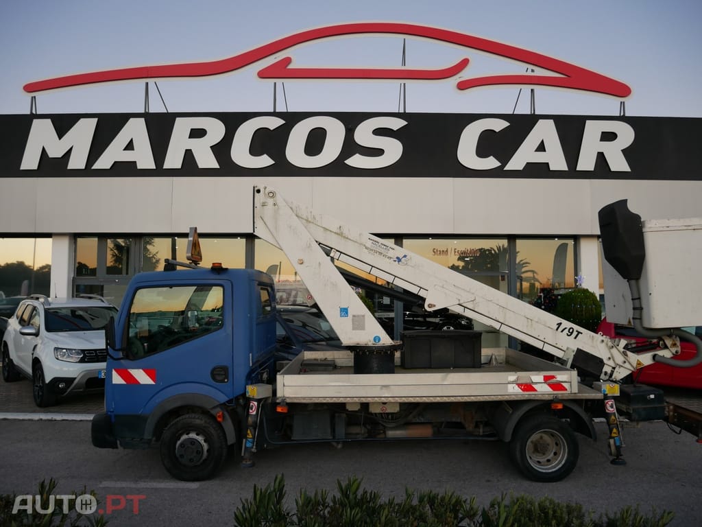 Nissan Cabstar Cab.3.0 dCi 35.15/1 Co.C.Reb.Connect — fotografia 4