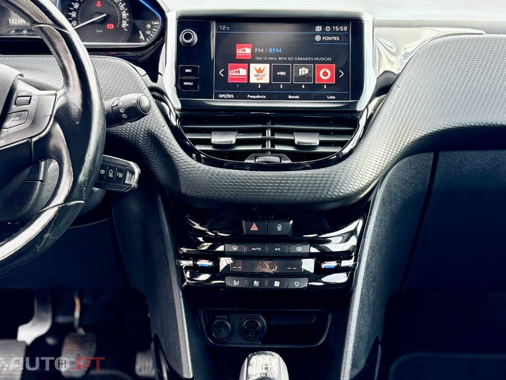 Peugeot 2008 1.5 BlueHDi Style