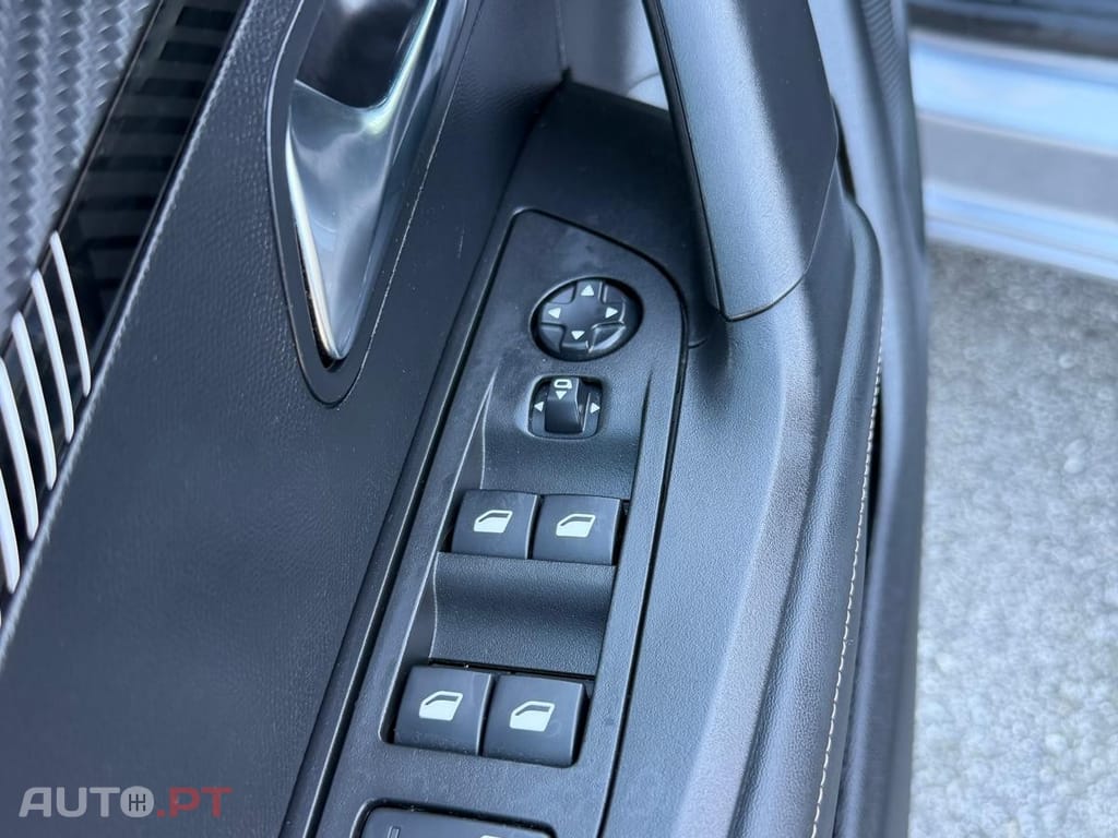 Peugeot 2008 1.2 PureTech Allure