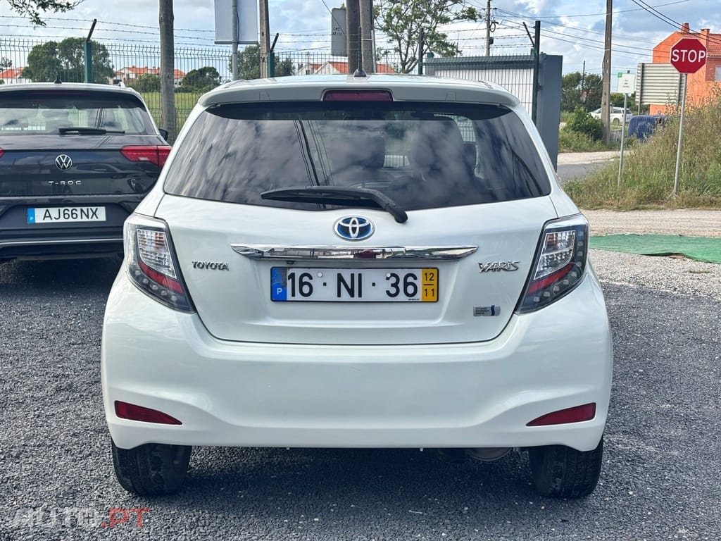 Toyota Yaris 1.5 HSD Square Collec.White