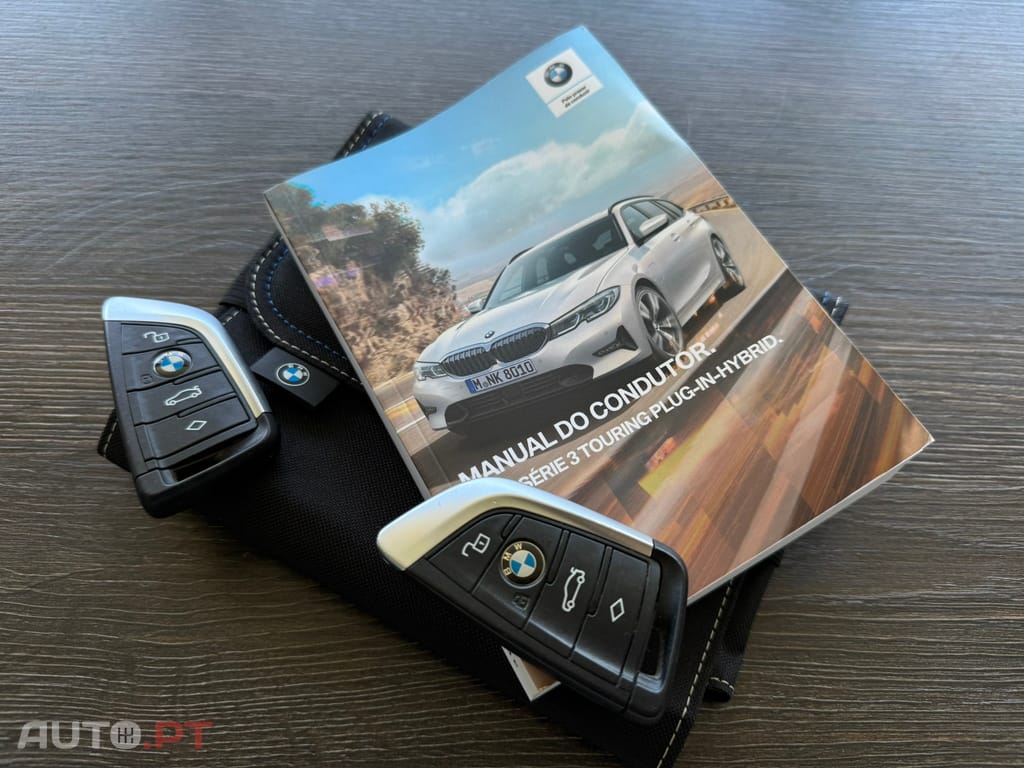 BMW 330 e Touring Auto