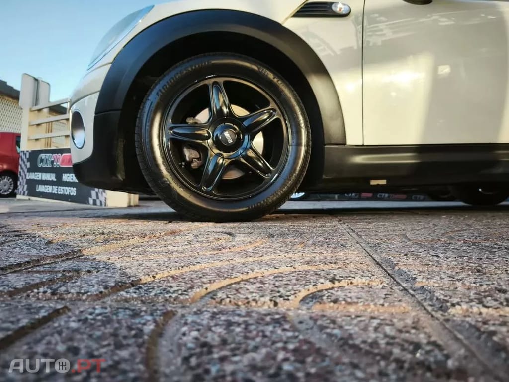 MINI Cooper Cooper D