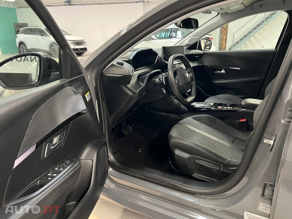 Peugeot 208 1.2 Hybrid Allure e-DCS6