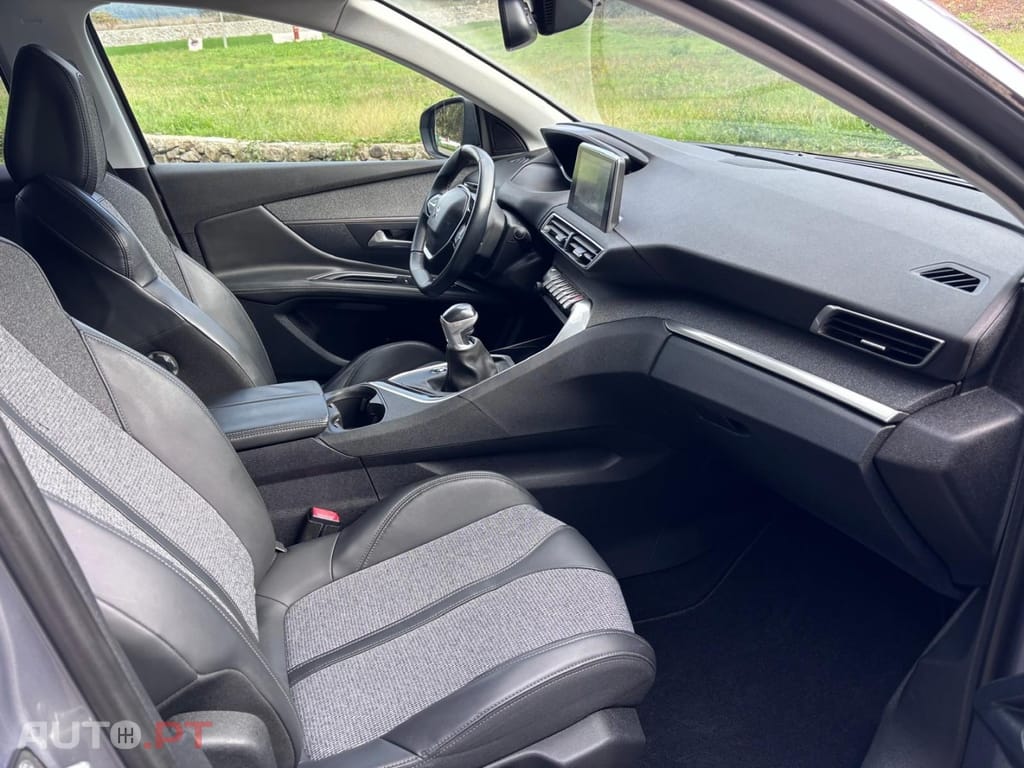 Peugeot 3008 1.5 BlueHDi Allure Pack