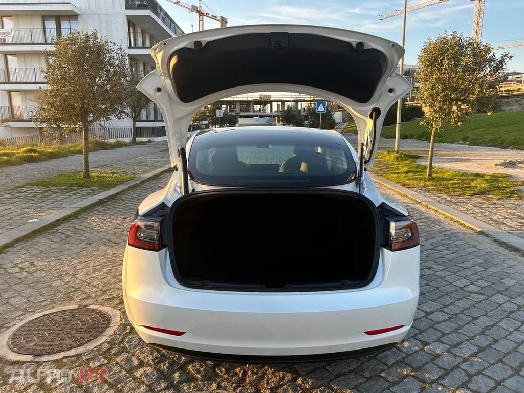 Tesla Model 3 Tração Traseira