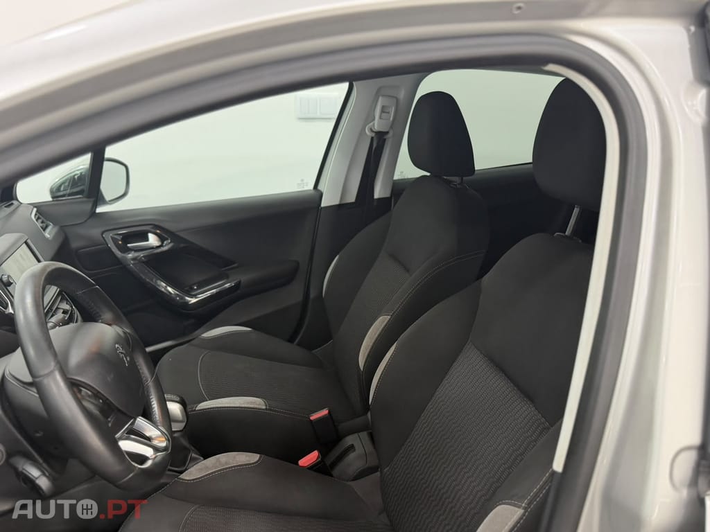 Peugeot 208 1.4 HDi Active