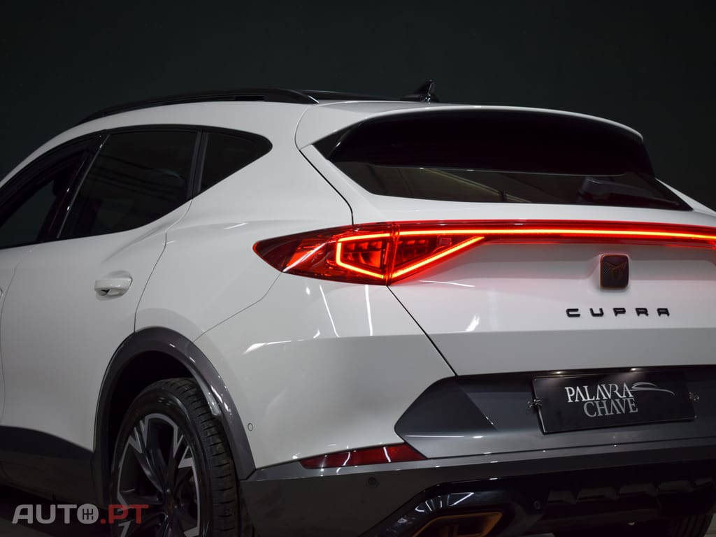 Cupra Formentor 1.4 Hybrid -Teto Panoramico e de abrir
