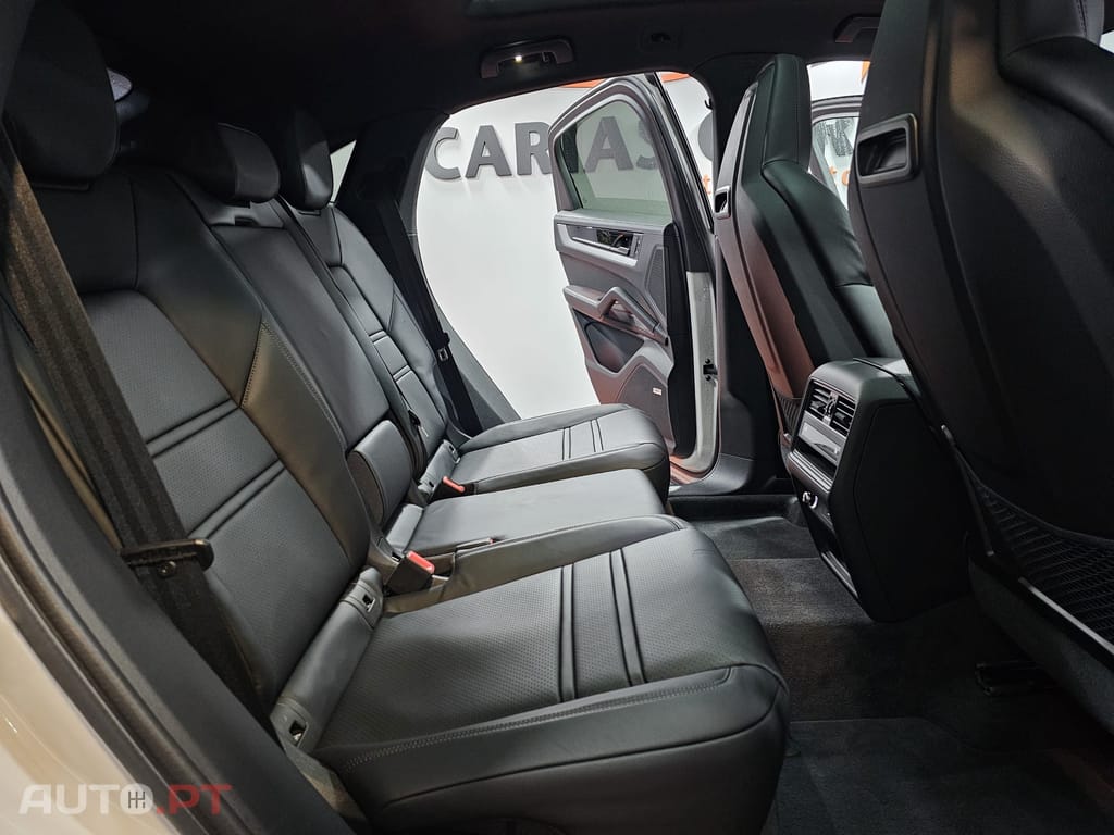 Porsche Cayenne E-Hybrid Black Edition