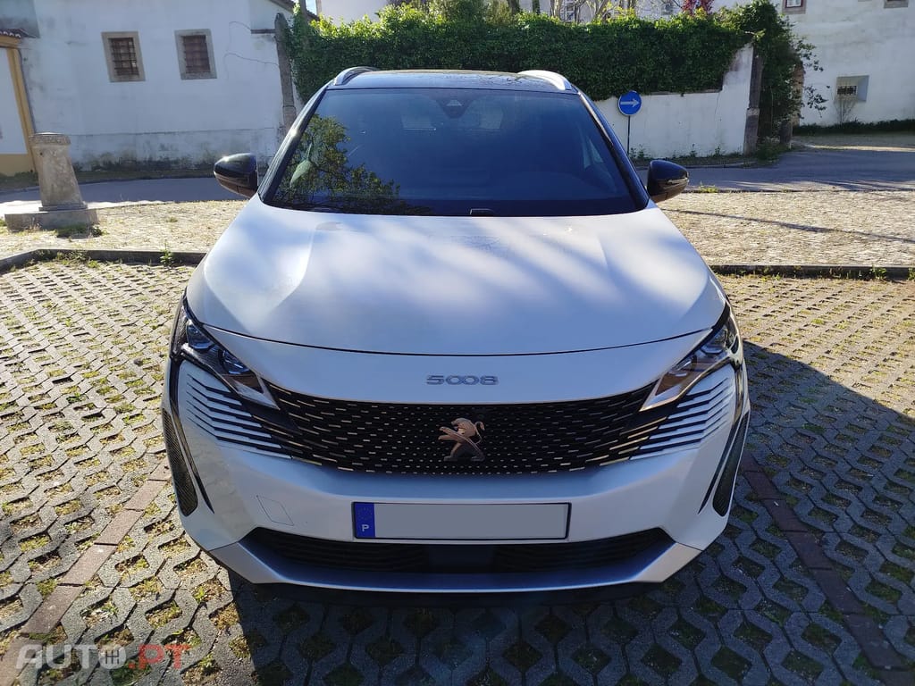 Peugeot 5008 GT HYBRID 136 CV