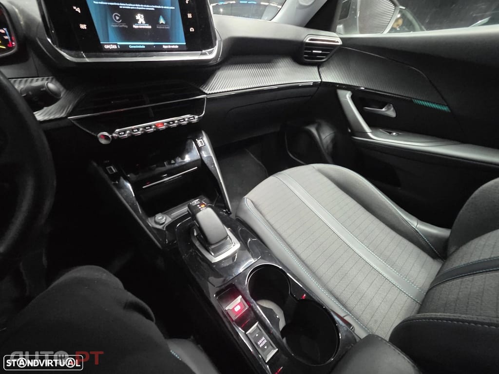 Peugeot E-2008 50 kWh Allure Pack