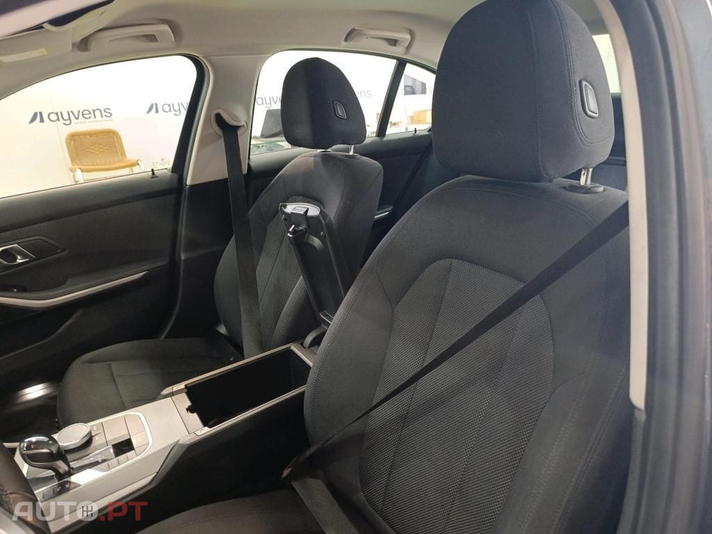 BMW 330 e Auto