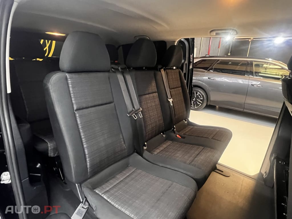 Mercedes-Benz Vito Extra-Longa Aut. SHUTTLE