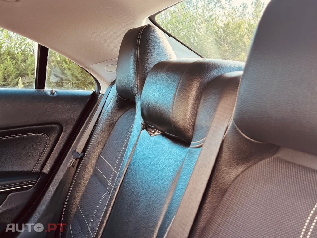 Mercedes-Benz CLA 220 CDi Urban Aut.111g