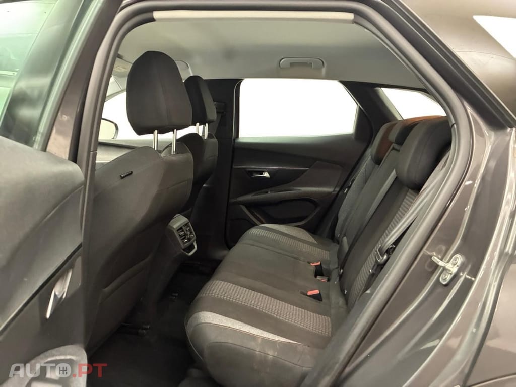 Peugeot 3008 1.5 BlueHDi Active Pack EAT8