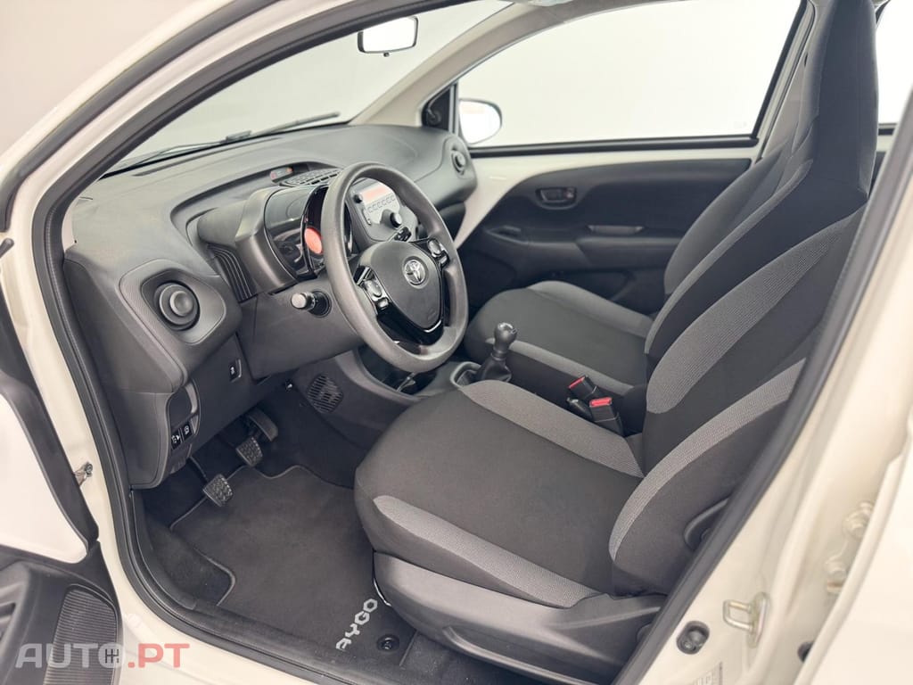 Toyota Aygo 1.0 X-Play Plus