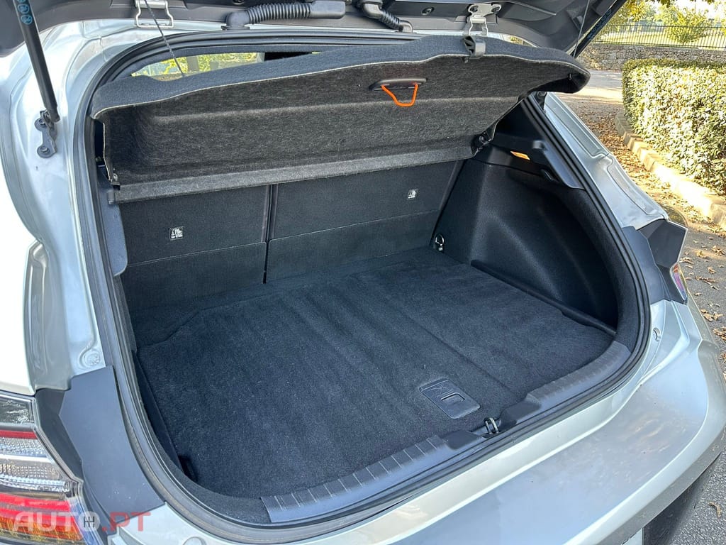 Toyota Corolla 2.0 Hybrid Square Collection
