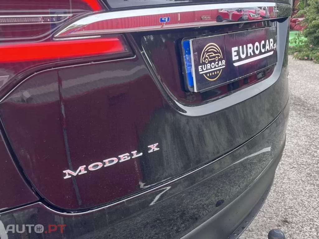 Tesla Model X 75D