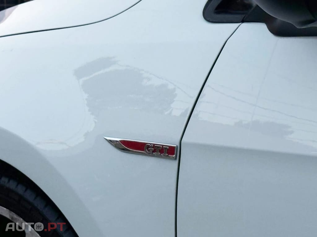 Volkswagen Golf 2.0 TSI GTI