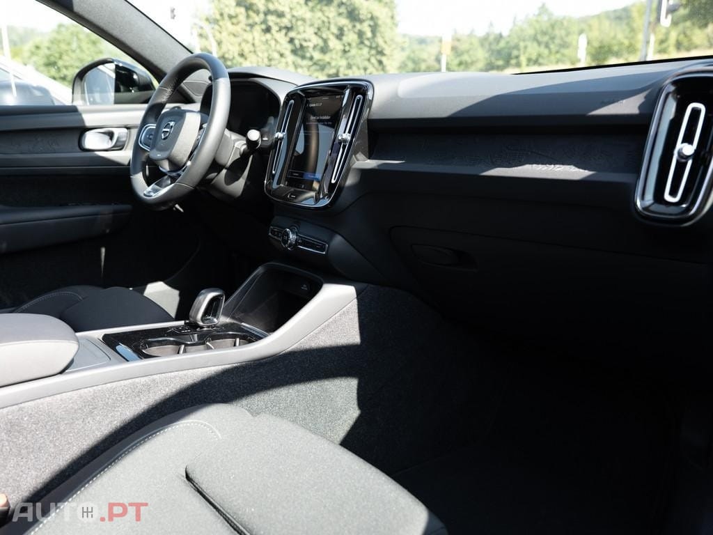 Volvo C40 Recharge Core