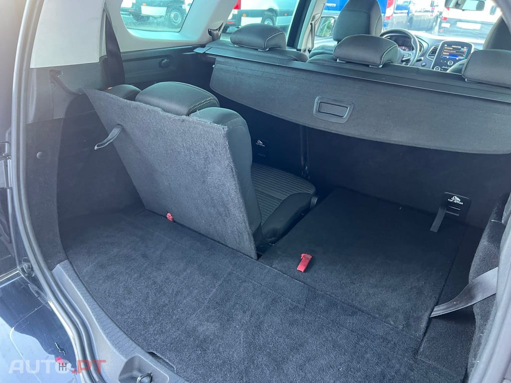 Renault Scénic 1.6 dCi Confort 7 LUGARES