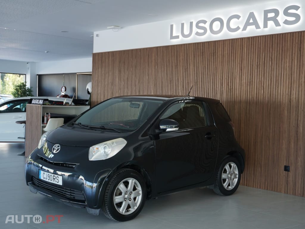 Toyota iQ 1.0 VVT-i 2 MultiDrive NAVI+Bluetooth
