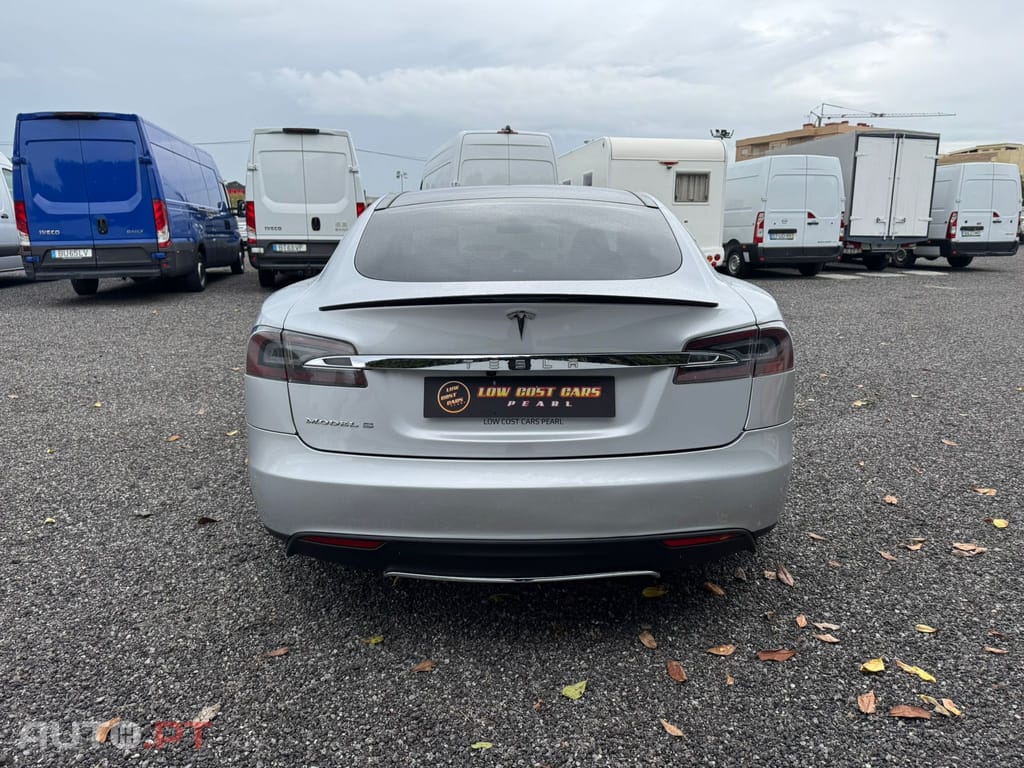 Tesla Model S 60D