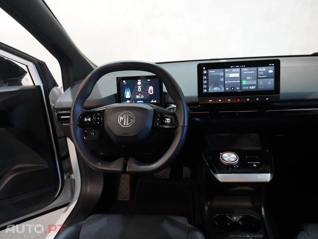 MG MG4 64 kWh Luxury