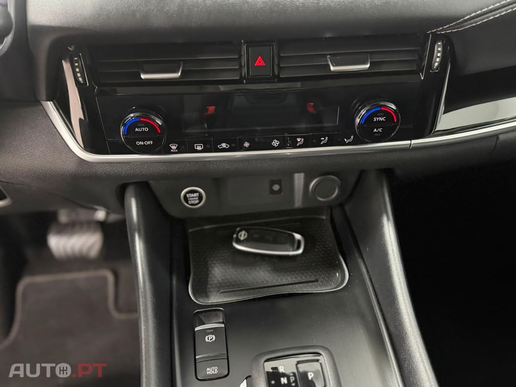 Nissan Qashqai 1.3 DIG-T N-Connecta LED Xtronic