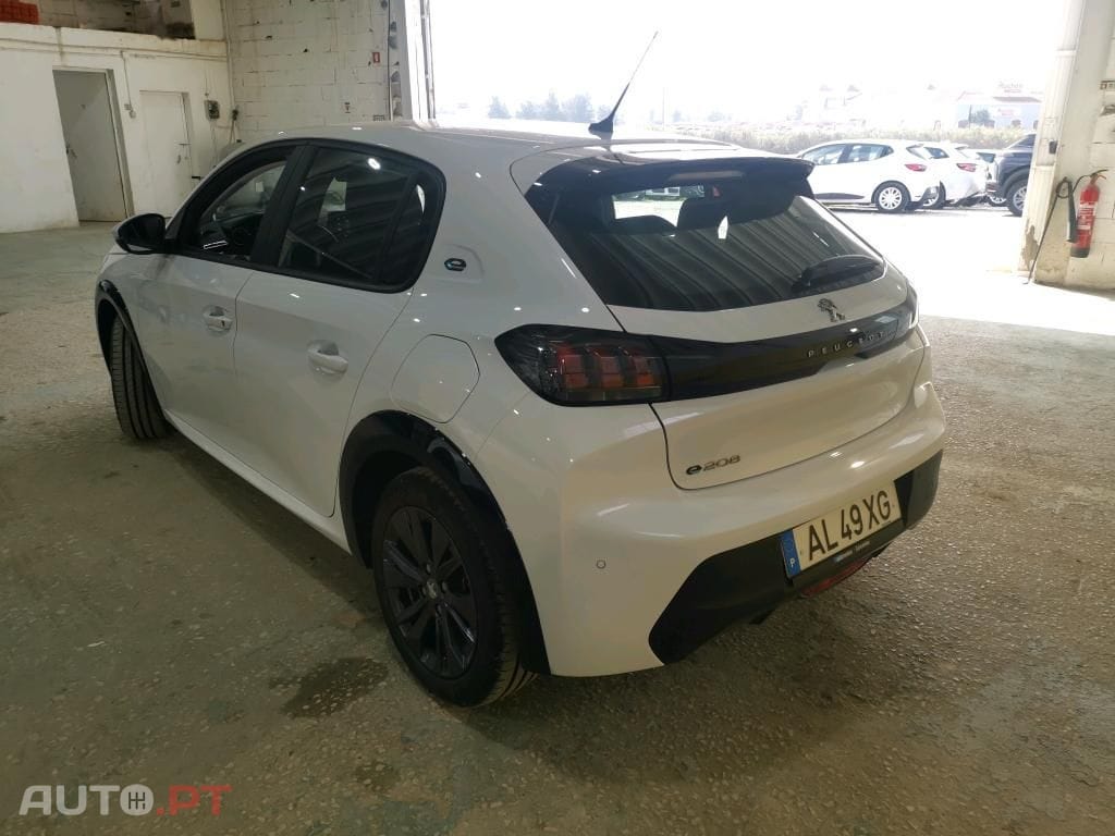 Peugeot E-208 50 kWh Active Pack