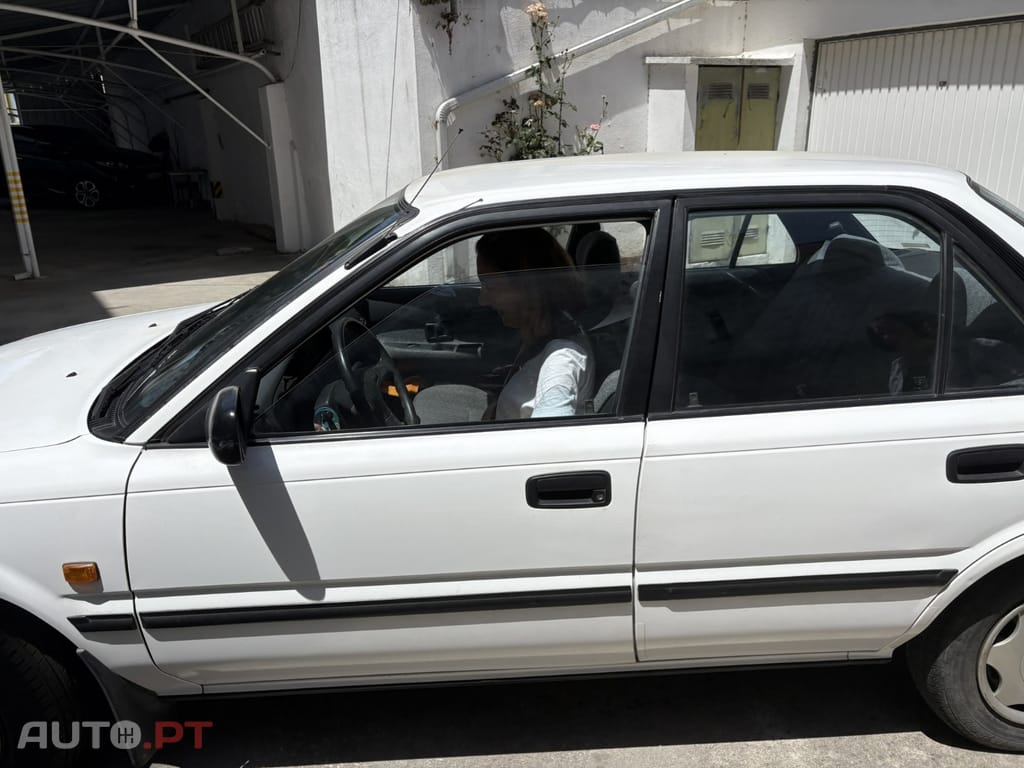 Toyota Corolla Sedan