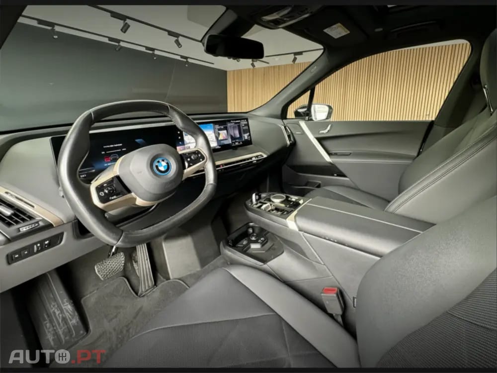 BMW iX xDrive 40 Pack Desportivo