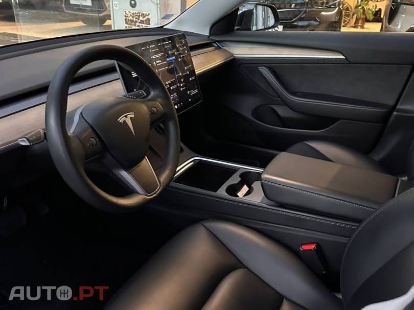 Tesla Model 3 Tração Traseira